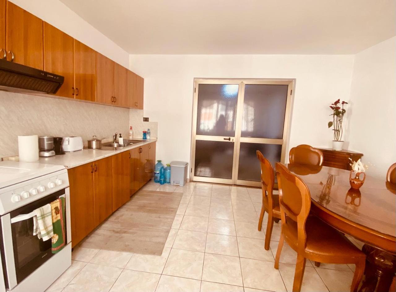 Apartment Тирана Екстериор снимка