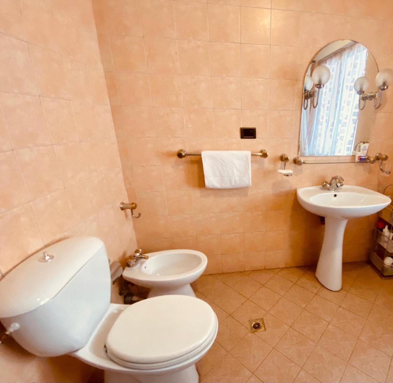 Apartment Тирана Екстериор снимка
